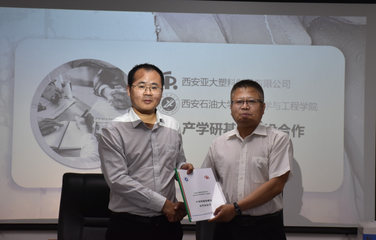 说明: //xww.qunditoupai.com/__local/E/AE/E9/BC20443F521F8AB74FF801C6E2F_37333B8C_346FC.jpg